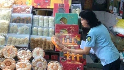 TP HCM siết chặt kiểm soát buôn lậu, hàng giả dịp Tết Nguyên đán Bính Ngọ 