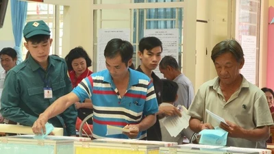 Cử tri Tây Ninh phấn khởi tham gia Ngày hội non sông