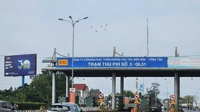Nguy cơ sập trạm thu phí QL51, TP HCM “chốt hạn” tháo dỡ trong tháng 12