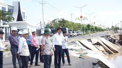 Đồng Tháp: Đẩy nhanh tiến độ khắc phục sạt lở bờ sông Tiền