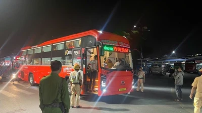 CSGT TP HCM siết chặt xe dù, bến cóc trước Tết Bính Ngọ 2026