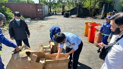 TP HCM phát hiện kho phụ kiện điện thoại không rõ nguồn gốc