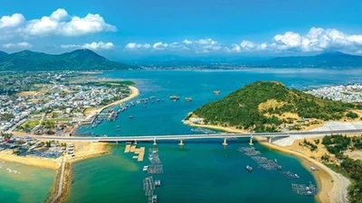 Gia Lai: Lộ diện nhà đầu tư làm ba khu đô thị, du lịch nổi tại đầm Đề Gi 