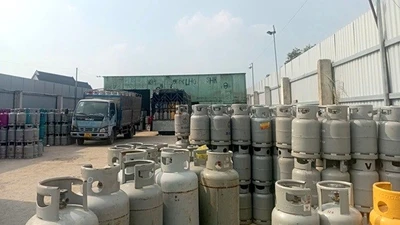 Tây Ninh: Triệt phá đường dây sản xuất gas giả liên tỉnh, bắt 16 đối tượng