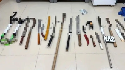 Đồng Nai: Thu giữ súng bắn đạn bi và hàng loạt hung khí của nhóm thanh niên