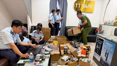Cần Thơ tạm giữ hơn 1.300 sản phẩm thuốc lá điện tử nhập lậu
