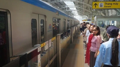 TP HCM khuyến khích đi xe buýt, Metro khi đến Trung tâm hành chính công