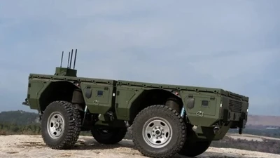 Trung Quốc phát triển bệ phóng tên lửa điện đi ngang chưa từng có