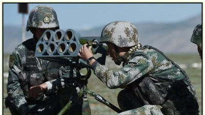 Hệ thống rockets đa nòng lạ mắt Trung Quốc xuất hiện gây chú ý