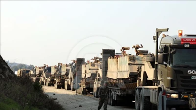 Thổ Nhĩ Kỳ triển khai hàng loạt khí tài quân sự hỗ trợ Syria