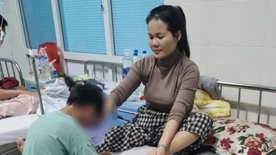 Số ca cấp cứu nghi ngộ độc bánh mì tăng, Sở Y tế Quảng Ngãi chỉ đạo khẩn