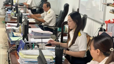 Điều chỉnh biểu thuế thu nhập cá nhân, giảm thuế suất cao nhất còn 35%