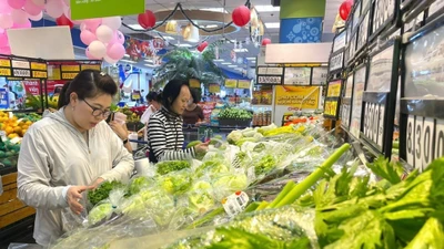 Hàng hoá sau Tết dồi dào, giá cả ổn định