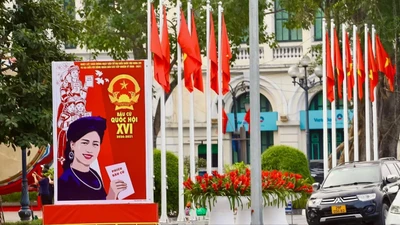 Lá phiếu bầu cử... gửi trọn niềm tin vào đại biểu đủ đức, đủ tài 