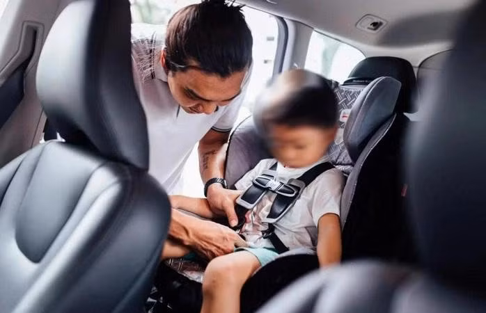 Ghế ô tô cho trẻ em: Trầy trật tìm sản phẩm phù hợp