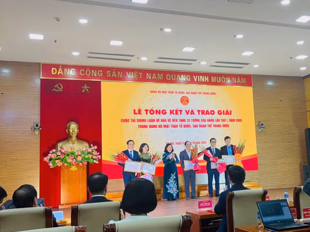 3b8a7882-aaf3-43cd-a3a6-e8ae2230a30e-1-1.jpg