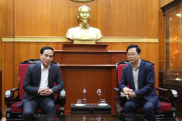 PGS.TS Phạm Ngọc Linh - Phó Chủ tịch VUSTA trao đổi với Đồng chí Cao Xuân Thạo - Ủy viên Ban Chấp hành Đảng bộ Cơ quan, Bí thư Chi bộ và Trưởng ban Công tác xã hội thuộc Cơ quan Ủy ban Trung ương MTTQ Việt Nam. 0e5742d5-aad6-4992-8a56-dc92478e6048.jpg