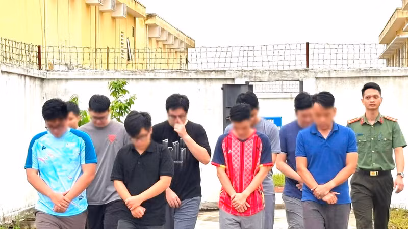 Triệt xoá đường dây đánh bạc xuyên quốc gia, bắt 8 đối tượng