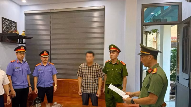 Bắt giữ hiệu trưởng Quảng Trị liên quan đến tham nhũng và tiêu cực