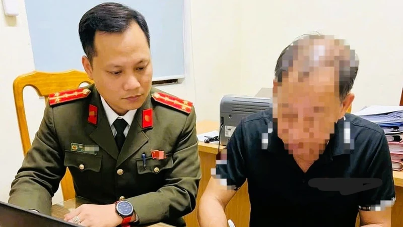 Xử phạt người dùng Facebook xúc phạm lực lượng công an