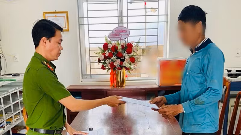 Xử phạt người đăng nội dung xúc phạm công an tại Vĩnh Long