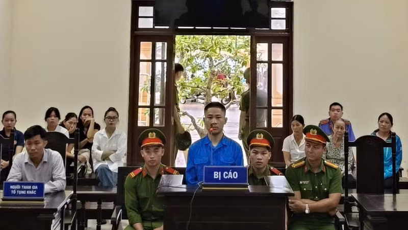 Chiếm đoạt tiền chuyển nhầm, người đàn ông lĩnh 12 tháng tù