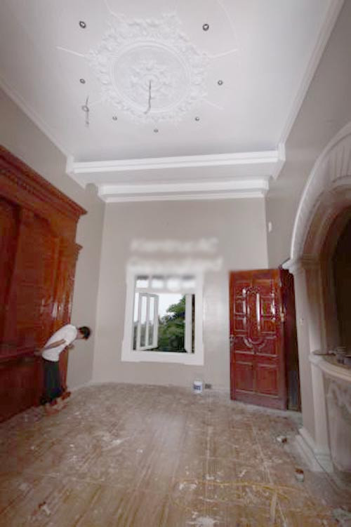 Không chỉ vậy, bên trong công trình này phần nội thất đang được hoàn thiện nhưng đã toát lên sự sang trọng.