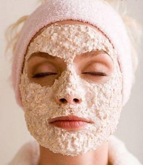 Nếu chăm chỉ và đắp mặt nạ từ bột gạo đúng cách, phương pháp này còn làm mờ đốm đen, sẹo mụn trên da, tăng cường khả năng chống nắng và cho da ngày càng khỏe mạnh. Điểm đáng quan tâm nữa là bột gạo có giá thành rất kinh tế, lại không mấy gây kích ứng da.