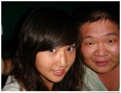 Điều gì là điểm chung của cặp đôi đũa lệch này?