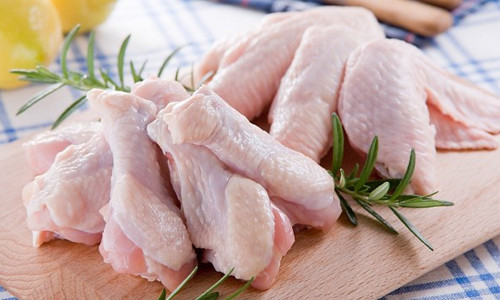 3. Thịt nạc. Vitamin B12 có trong thịt nạc cung cấp năng lượng chống lại cảm giác uể oải. Thêm vào đó, protein trong thịt giúp bạn luôn khỏe khoắn.