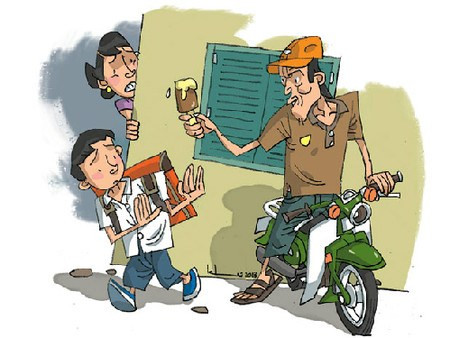 Cần dạy trẻ biết đề cao cảnh giác: Không đi một mình ở nơi tối tăm, vắng vẻ. Đi ra ngoài phải thông báo mấy giờ về, đi với ai, làm gì… Không về khuya. Không ở trong phòng kín một mình với người lạ. Không nhận tiền, quà hoặc sự giúp đỡ đặc biệt của người khác mà không rõ lý do. Không đi nhờ xe người lạ.