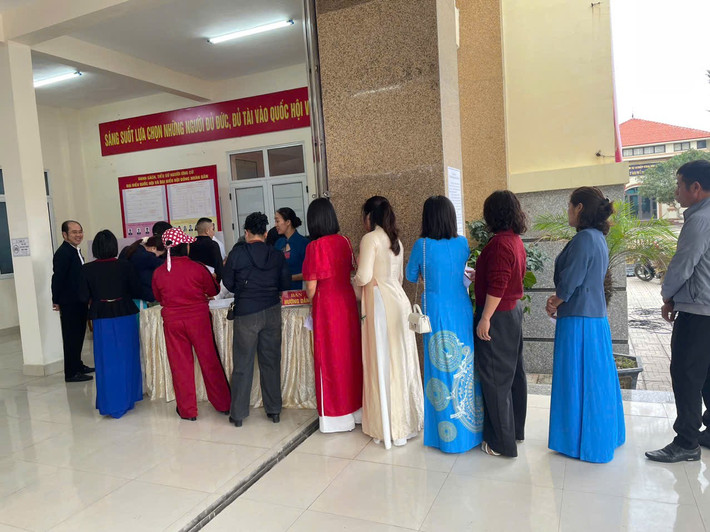 Theo Ủy ban Bầu cử đặc khu Bạch Long Vĩ, các điều kiện tổ chức cuộc bầu cử đã được chuẩn bị đầy đủ, bảo đảm an toàn. Địa phương đã rà soát kỹ danh sách cử tri và bố trí hòm phiếu lưu động để phục vụ những cử tri chưa thể vào bờ bỏ phiếu. Trong sáng cùng ngày, đoàn công tác của đặc khu ra khu vực tàu thuyền neo đậu, đánh bắt để ngư dân có thể tham gia bỏ phiếu, bảo đảm mọi cử tri đều thực hiện đầy đủ quyền và nghĩa vụ công dân.