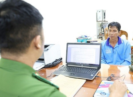 Lực lượng chức năng làm việc với đối tượng Liêm 1-9349.jpg