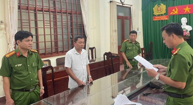 Đối tượng Huỳnh Điền Hiếu Trung bị khởi tố để điều tra hành vi lừa đảo chiếm đoạt tài sản (Ảnh: CACC) 1-7022.jpg