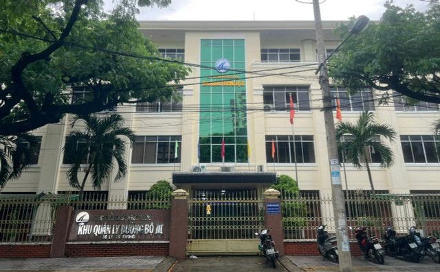 Hai ông lớn trượt gói thầu hơn 20 tỷ của Khu Quản lý đường bộ III Hai ong lon truot goi thau hon 20 ty cua Khu Quan ly duong bo III