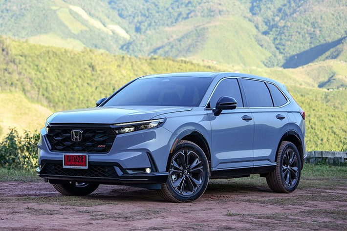 Bản facelift của CR‑V e:HEV được trang bị loạt tính năng được nâng cấp đáng kể. Lần đầu tiên Honda trang bị ghế trước có chức năng thông gió (Ventilation Seats).