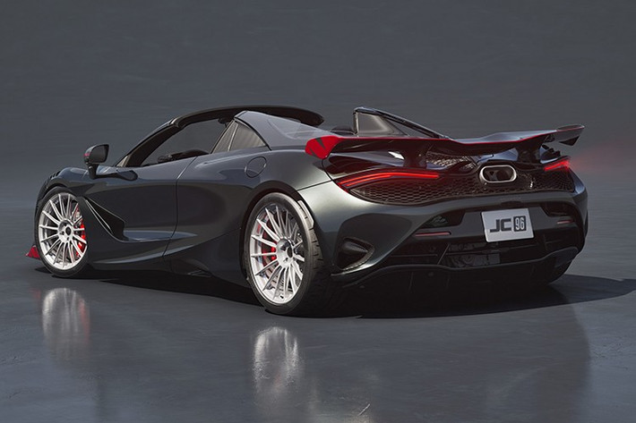 Vì JC96 không được nâng cấp hiệu suất, nó vẫn tiếp tục được trang bị động cơ V8 4.0 lít tăng áp kép đặt giữa, sản sinh công suất 740 mã lực. Thay đổi nhỏ ở đây là hệ thống ống xả bằng thép không gỉ của xe có một lớp hoàn thiện đặc biệt.