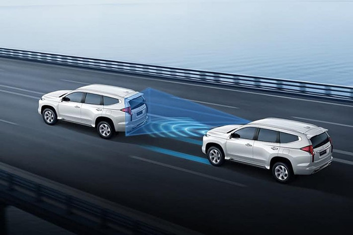 Mitsubishi Pajero Sport GT 2WD sử dụng động cơ diesel 2.4L tăng áp (mã 4N16 Hyper Power) cho công suất 184 mã lực và mô-men xoắn cực đại 430 Nm, kết hợp với hộp số tự động 6 cấp và hệ dẫn động cầu sau.