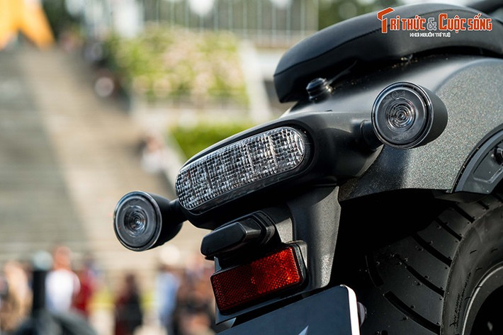 Honda Rebel 1100 2025 được trang bị khối động cơ thừa hưởng từ mẫu adventure Africa Twin. Đây là loại 2 xi-lanh thẳng hàng, dung tích 1.100 cc, làm mát bằng dung dịch, tích hợp hệ thống phun xăng điện tử.