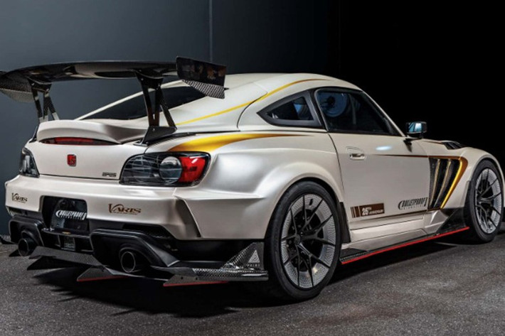 Trái tim của chiếc S2000 BP25 là động cơ 4 xi-lanh 2.0L hoàn toàn mới, đi kèm bộ siêu nạp Vortech V2-Si, sản sinh hơn 580 mã lực tại 9.300 vòng/phút và có thể đạt vòng tua tối đa 10.000 vòng/phút – con số ấn tượng đối với một cỗ máy 2.0L.