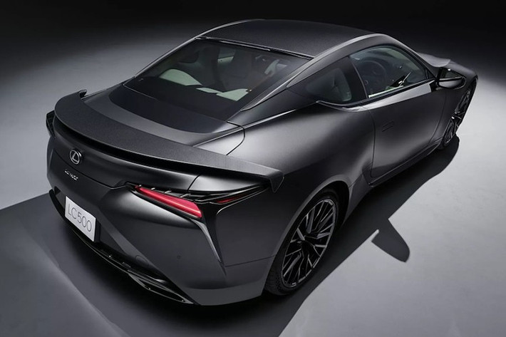 Pinnacle Edition bản giới hạn sau khi ra mắt có thể được xem như là phiên bản cuối cùng của dòng xe sang Lexus LC, khi nhiều tin đồn đã cho biết mẫu xe này sắp bị "khai tử".