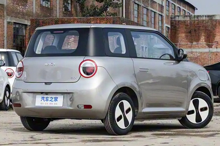 Mặc dù thuộc phân khúc xe giá rẻ, Lumin Treasure Edition vẫn thể hiện sự đầu tư đáng kể về thiết kế. Với ngoại hình vuông vức và dễ thương, xe vẫn mang vẻ hiện đại nhờ cản trước mở rộng và lưới tản nhiệt thể thao, tạo cảm giác chắc chắn.