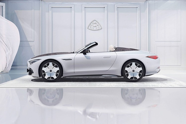 Với sự kết hợp giữa hiệu năng thể thao và nghệ thuật chế tác thủ công, Mercedes-Maybach SL 680 Monogram Series White Ambience không chỉ là một mẫu xe mui trần, mà còn là một tuyên ngôn phong cách sống, dành cho những chủ nhân đề cao sự tinh tế, khác biệt và giá trị độc bản.