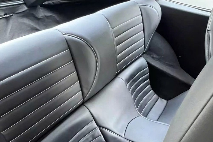 Porshce 944 Motronic DME đời 1987 đã được cập nhật và hệ thống chống bó cứng phanh ABS cùng túi khí cho người lái và hành khách phía trước đã được giới thiệu. 944 Turbo là chiếc xe đầu tiên cung cấp túi khí như một thiết bị tiêu chuẩn, chúng là tùy chọn trên các mẫu xe 944 khác. Do có ABS, độ lệch bánh xe đã được thay đổi thành 52 mm và bánh xe Fuchs không còn là tùy chọn nữa.