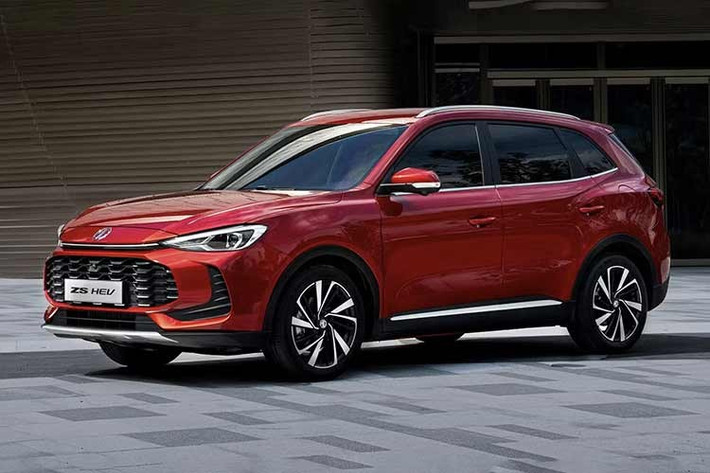 Trước đó, MG ZS Hybrid+ thế hệ thứ hai đã ra mắt tại Anh vào tháng 8/2024 và tiếp tục được giới thiệu tại Australia vào tháng 10 cùng năm. Xe sử dụng hệ truyền động HEV Hybrid+ tương tự mẫu MG 3, nhưng được tinh chỉnh để phù hợp với cấu hình SUV.