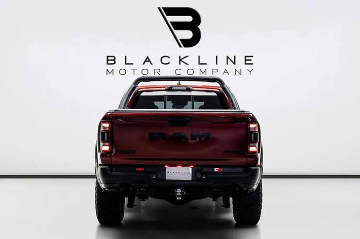 Hiện tại xe có giá bán 459.000 AED, tương đương với gần 125.000 đô la (khoảng 3,25 tỷ đồng). Nhà cung cấp cho biết xe có thể được mua với khoản trả trước 20% trong vòng 5 năm với mức trả góp 7.191 AED (1.958 đô la) mỗi tháng.