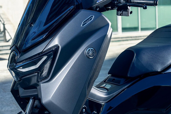 Dù cũng là một mẫu xe tân tiến vào thời điểm đó với động cơ tiên phong dùng công nghệ van biến thiên VVA và là chiếc tay ga phân khối nhỏ thứ 2 có ABS 2 kênh (sau Vespa 946), nhưng NM-X đã thất bại bởi giá cao (80 triệu đồng) trong khi khách hàng Việt không ưa chuộng dáng maxi scooter.