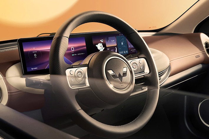 Ngày 20/6/2025 vừa qua, Bộ Công nghiệp và Công nghệ Thông tin Trung Quốc (MIIT) tiết lộ rằng liên doanh SAIC-GM-Wuling đã đã nộp đơn xin cấp giấy phép bán hàng cho Bingo S. Theo thông tin công bố, xe sở hữu nội thất 5 chỗ ngồi với kích thước dài x rộng x cao lần lượt 4.265 x 1.785 x 1.600 mm và chiều dài cơ sở 2.610 mm.