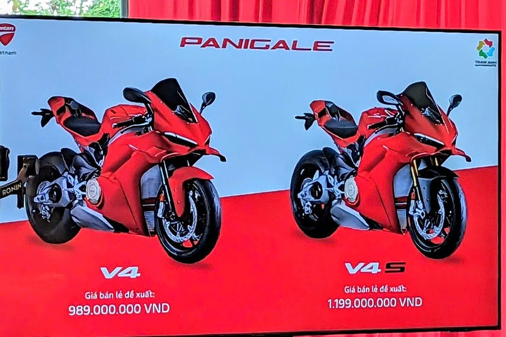 Xe được trang bị đầy đủ các hệ thống điều khiển điện tử: Ducati Traction Control DVO, Ducati Slide Control, Ducati Wheelie Control DVO, Ducati Power Launch DVO, Engine Brake Control và Ducati Quick Shift 2.0... Mức giá xe Ducati Panigale V4 bán ra chính hãng Việt Nam từ 989 triệu đồng.