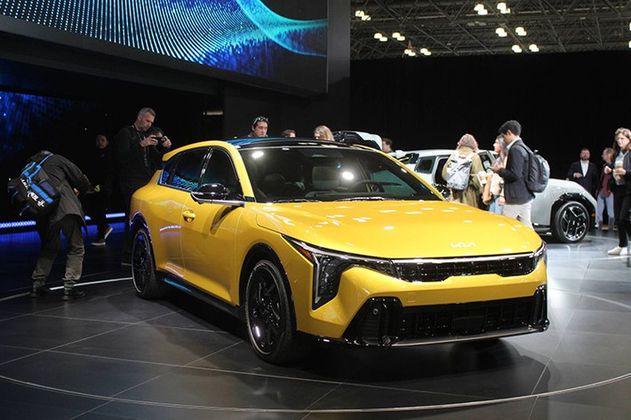 Vào tháng 1/2025, nhà sản xuất ôtô Hàn Quốc đã giới thiệu mẫu xe Kia K4 hoàn toàn mới tại Úc, thay thế cho mẫu Cerato phổ biến trong dòng xe du lịch của Kia Úc. Đến nay, K4 hatchback 2026 cùng với phiên bản sedan cũng đã được ra mắt.